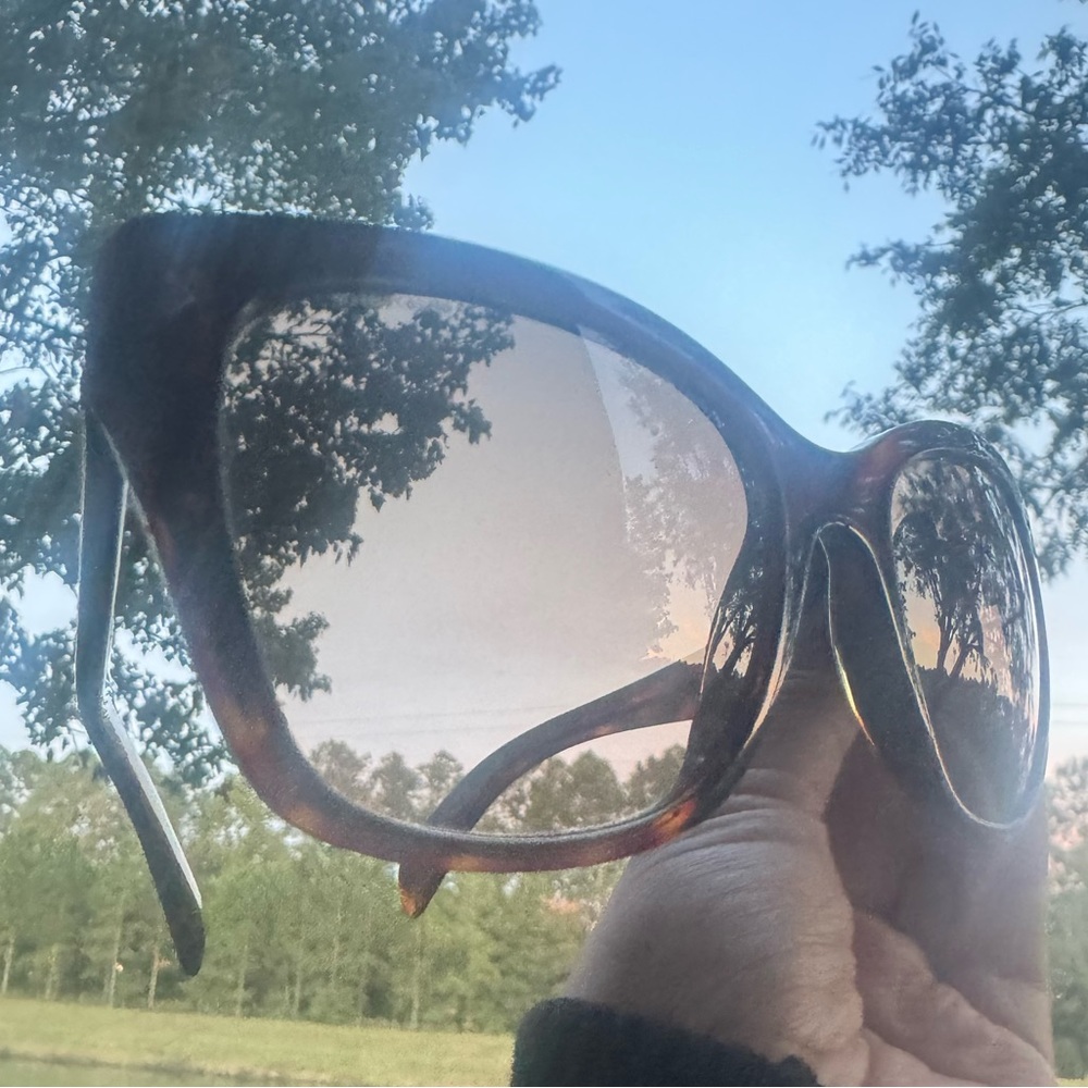 Prada Sunglasses SPR 09S - Picture 10 of 10